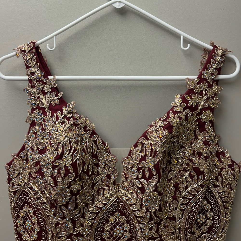 Sugar Burgundy‎ & Gold Embroidered Ball Gown Size M (Formal/Prom) - Picture 3 of 8